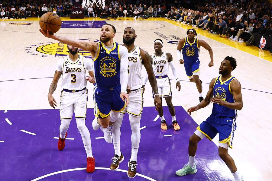 Steph Curry (#30) versenkt nicht nur beim Basketball aus großer Distanz gut. Mit dem Golfschläger gelang ihm nun ein Hole-in-one. Steph Curry (#30) versenkt nicht nur beim Basketball aus großer Distanz gut. Mit dem Golfschläger gelang ihm nun ein Hole-in-one.