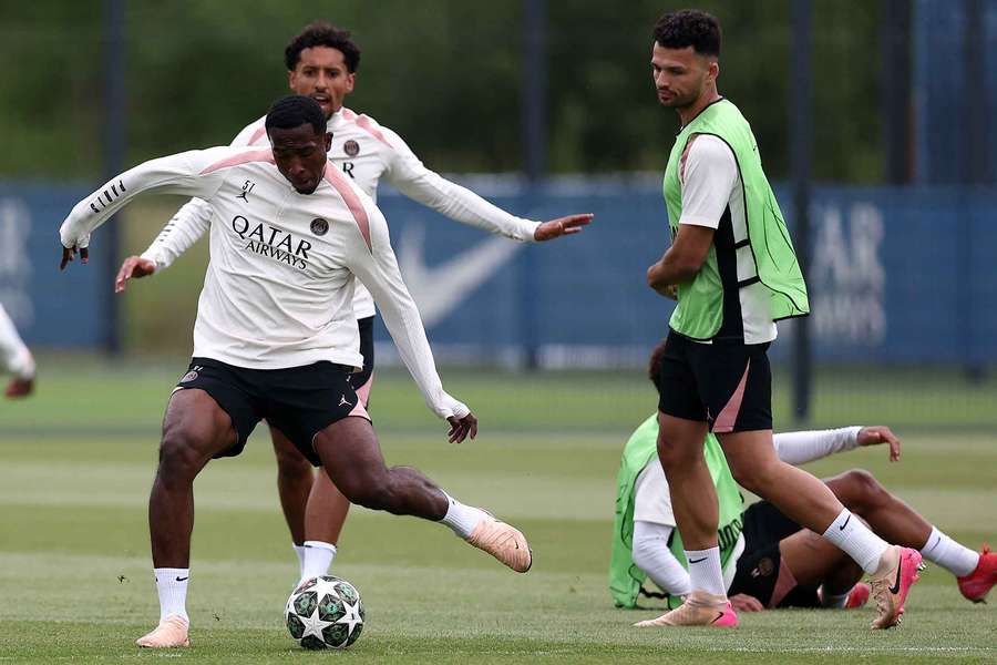 Pacho, en el último entrenamiento del PSG.