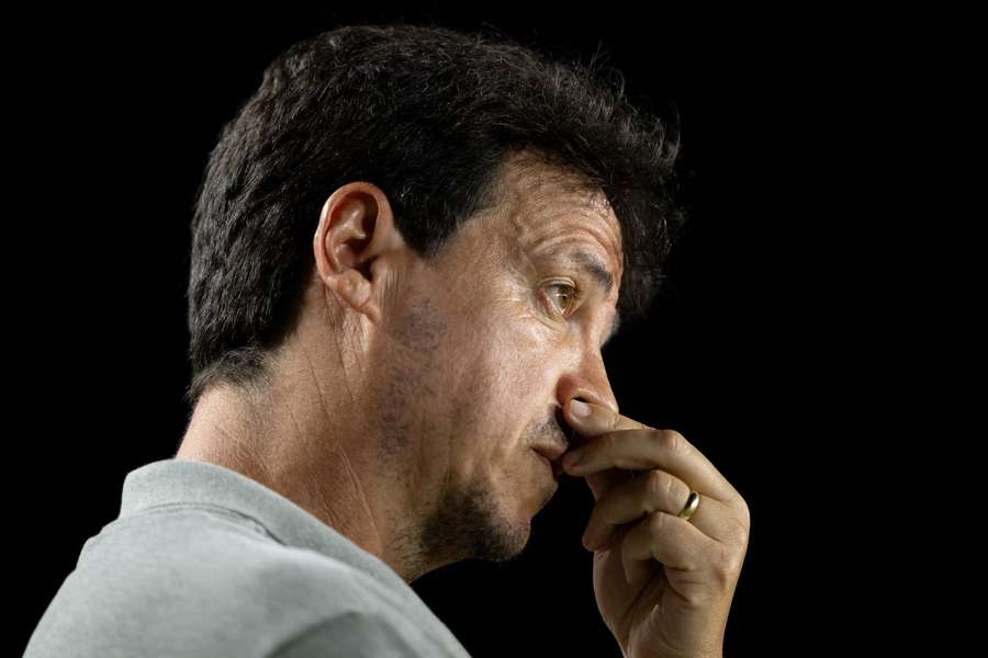 Fernando Diniz não resistiu ao tropeço diante do Fluminense, seu ex-clube Fernando Diniz não resistiu ao tropeço diante do Fluminense, seu ex-clube