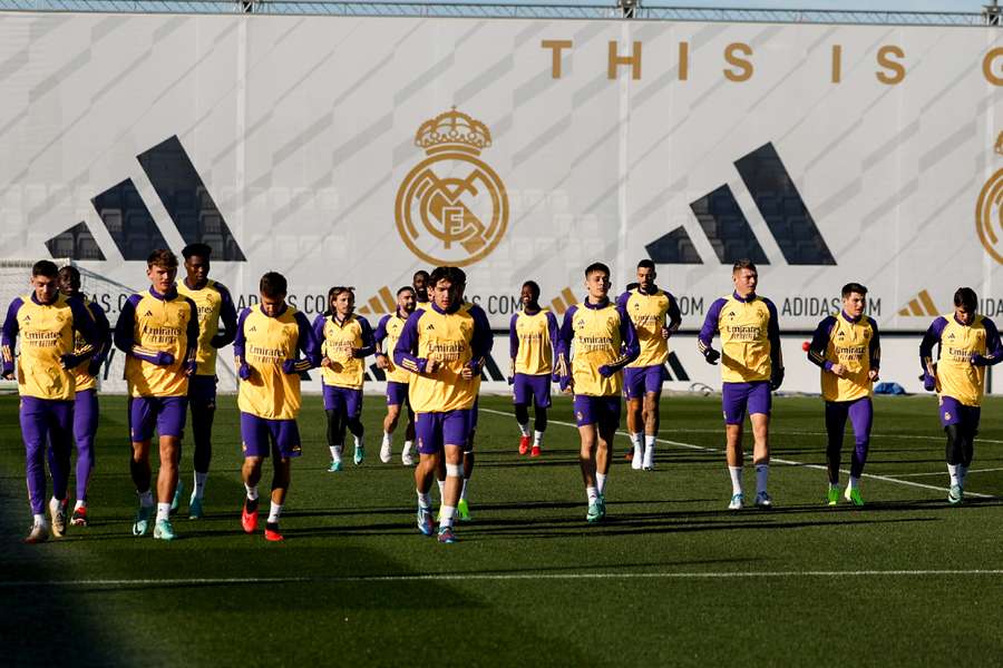 Le Real Madrid à l'entraînement avant son départ pour la Supercoupe d'Espagne. 