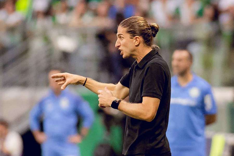 Filipe Luís minimiza importância da vitória do Fla sobre o Palmeiras