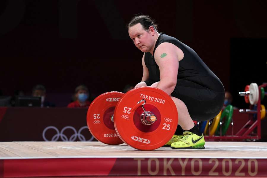 De Nieuw-Zeelandse gewichtheffer Laurel Hubbard werd de eerste transgenderatleet die deelnam aan de Olympische Spelen op de Spelen van Tokio in 2020