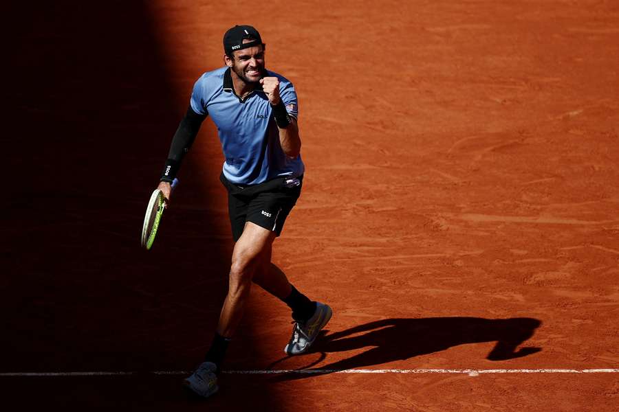 Matteo Berrettini esulta dopo un punto Matteo Berrettini esulta dopo un punto