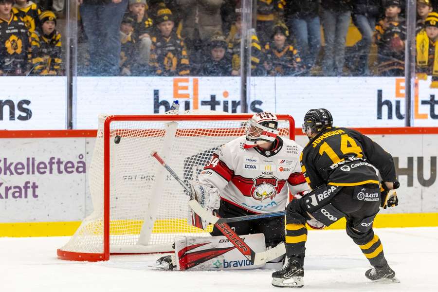 Andreas Johnson finds the net in Skelleftea's win over Malmo