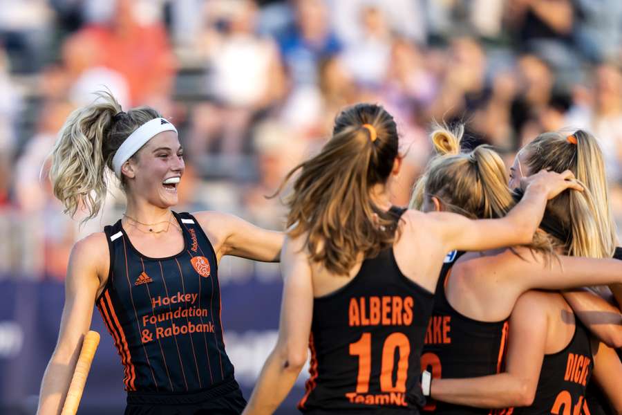 Nederland wint met 2-1