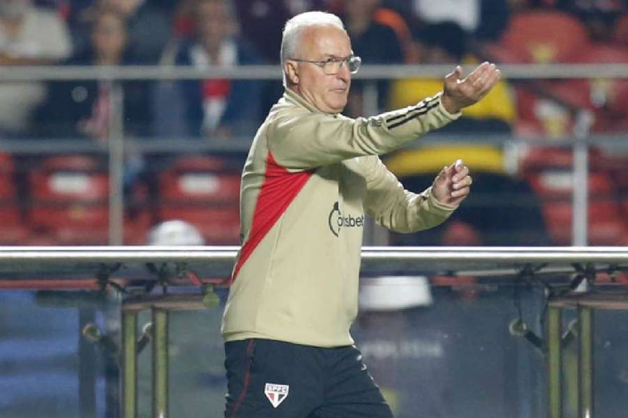 Dorival terá de quebrar escrita na Copa do Brasil