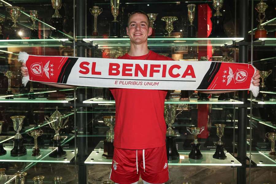 Trey Drechsel com as cores do Benfica