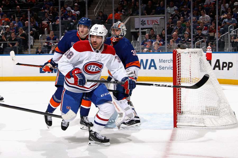 Teasdale nazrel do NHL vo farbách Canadiens. 