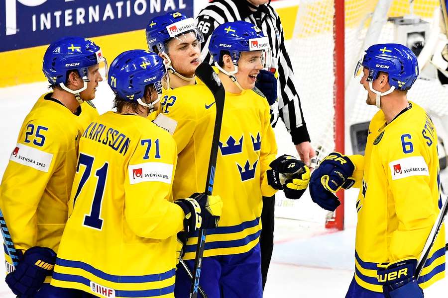 Jednou z opor Švédska by měl být útočník Minnesoty Joel Eriksson Ek (druhý zprava).