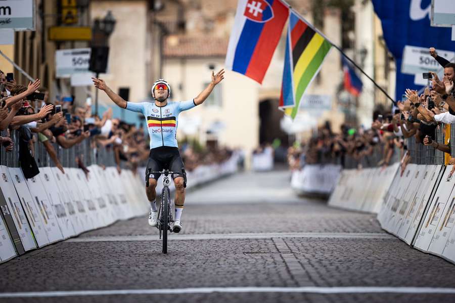 Gianni Vermeersch celebrates his first world title