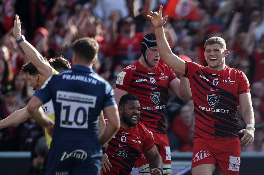Toulouse est péniblement venu à bout des Anglais de Sale (38-15) dimanche en huitièmes de finale de Champions Cup. 
