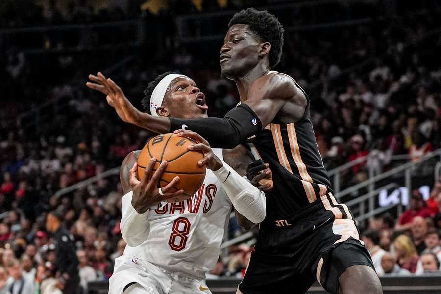 Schröder (l.) im Spiel gegen die Atlanta Hawks