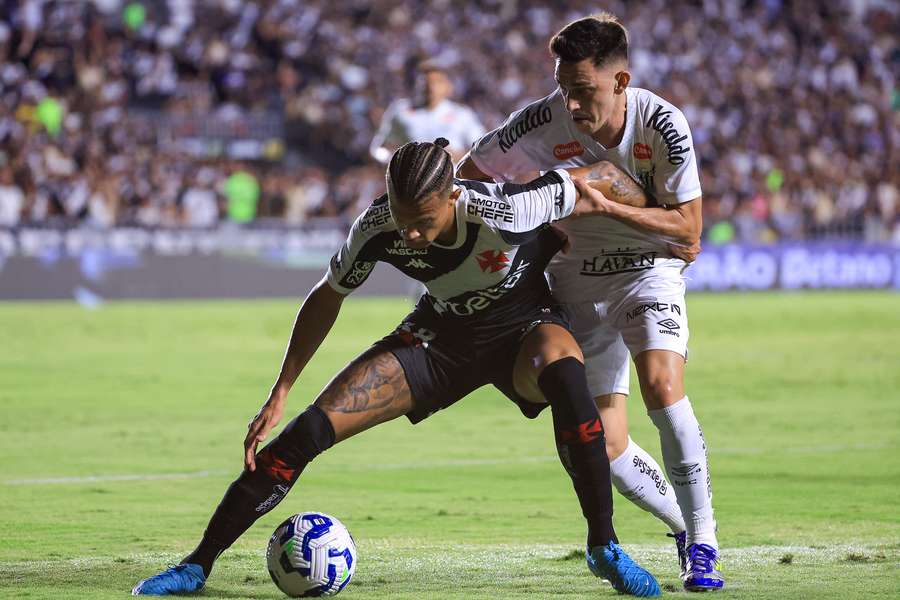 Vasco teve outra postura no 2° tempo Vasco teve outra postura no 2° tempo
