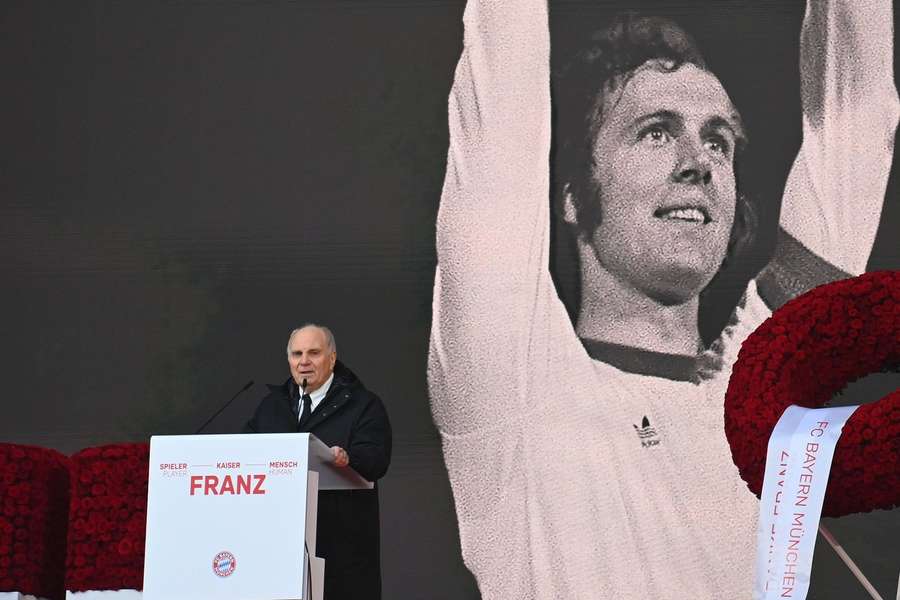 Hoeneß hatte bereits in seiner Rede bei der Trauerfeier für Franz Beckenbauer klar Stellung bezogen.