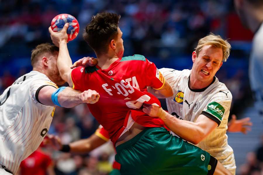 Jogo intenso em Oslo Jogo intenso em Oslo