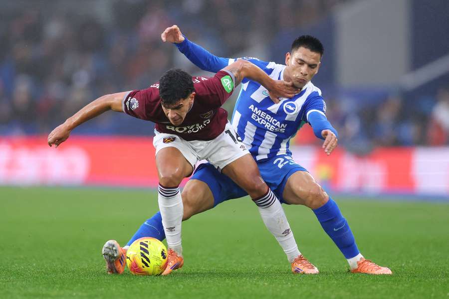 Mateus Fernandes broke the record for duels won in the Premier League this season Mateus Fernandes broke the record for duels won in the Premier League this season