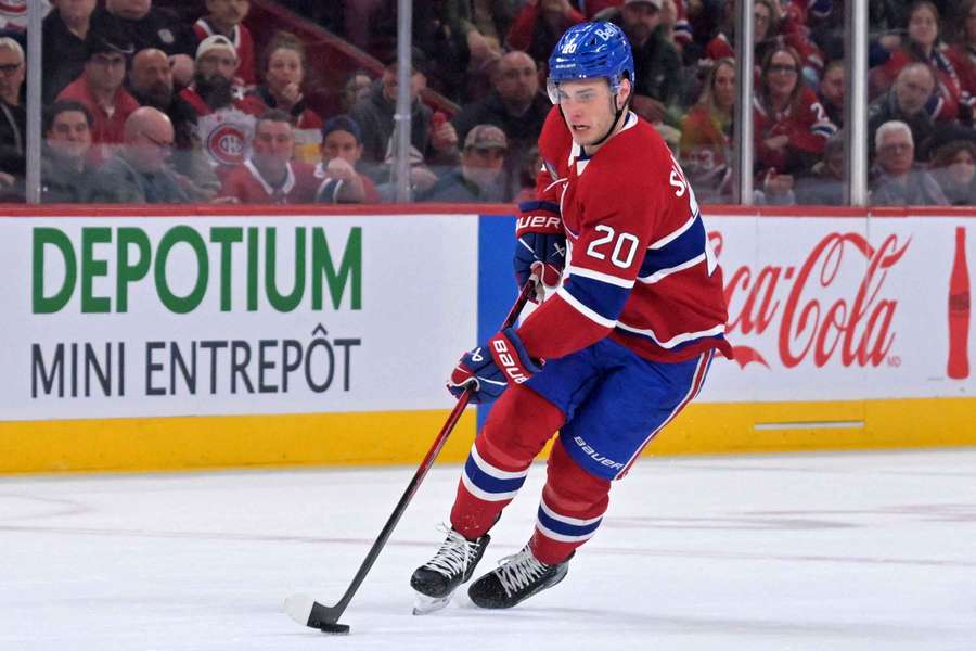 Slafkovský na duel s Flyers nebude spomínať v dobrom.