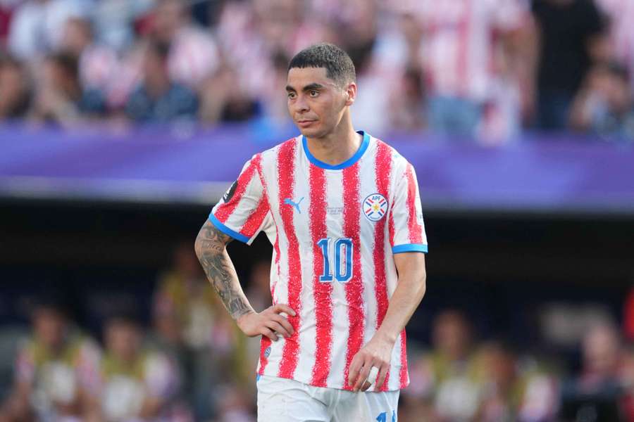 Almirón brilla con Paraguay Almirón brilla con Paraguay