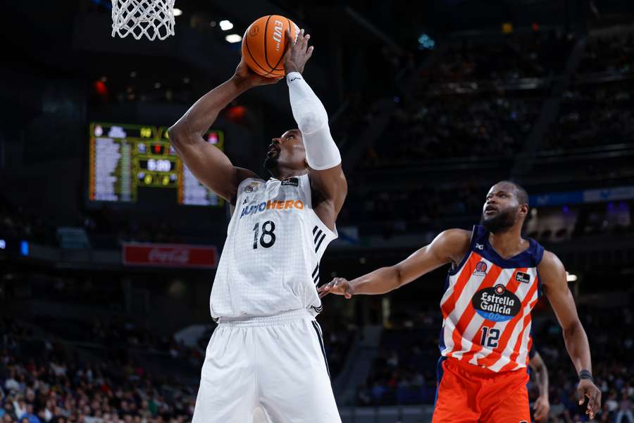 Ibaka, imparable bajo los aros