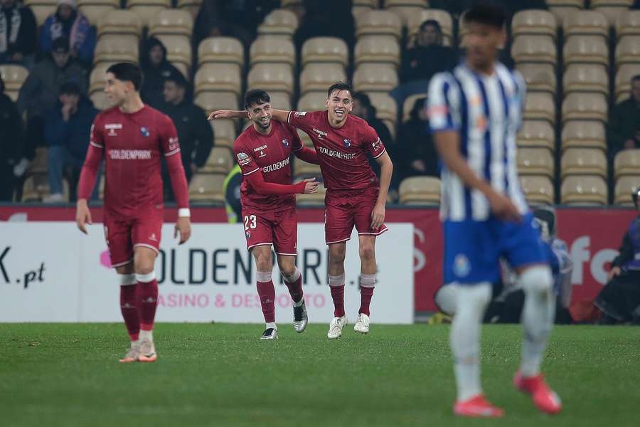 Josué festeja o golo marcado ao FC Porto