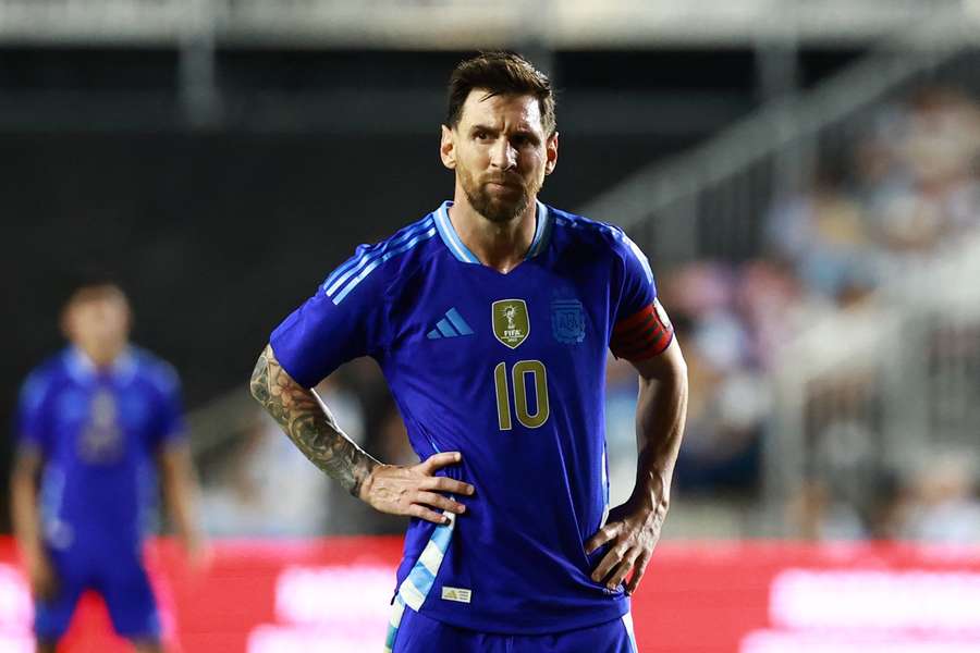 Messi poderá jogar em La Bombonera com a seleção argentina