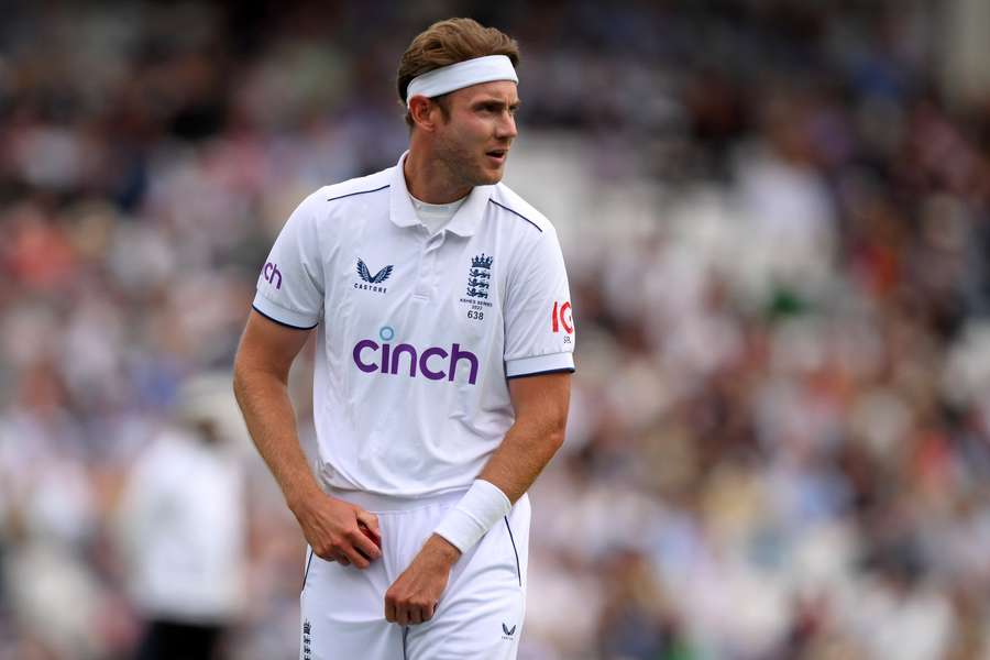 England's Stuart Broad prepares to bowl on day two of the fifth Ashes cricket Test match 