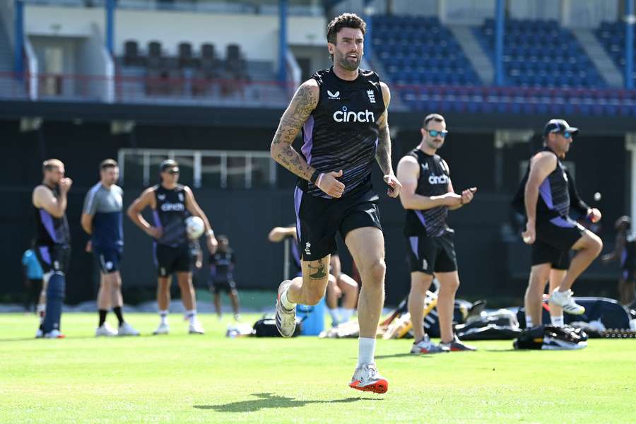 Topley warms up for England