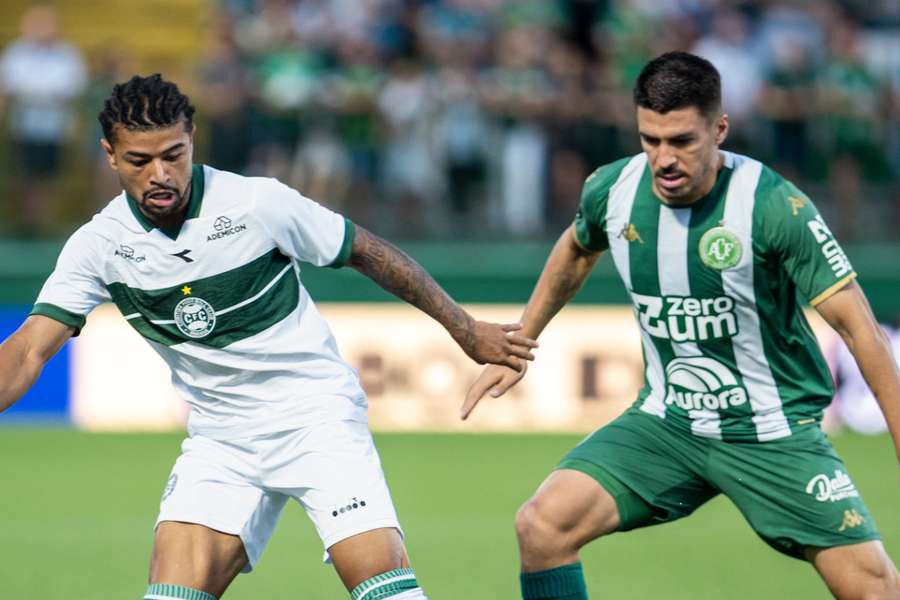 Coritiba abriu dois de vantagem, mas não resistiu à pressão da Chape