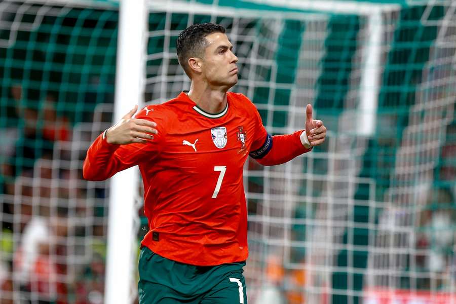 Cristiano Ronaldo slaví gól proti Maďarsku. Cristiano Ronaldo slaví gól proti Maďarsku.