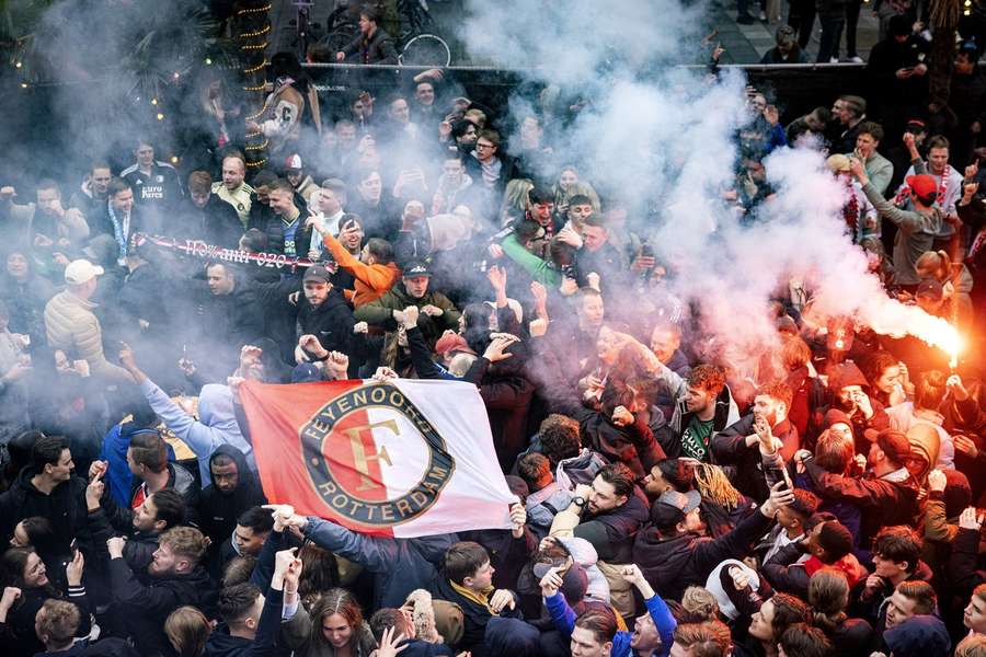 Die Fans von Feyenoord hoffen auf ein Weiterkommen gegen die Roma.