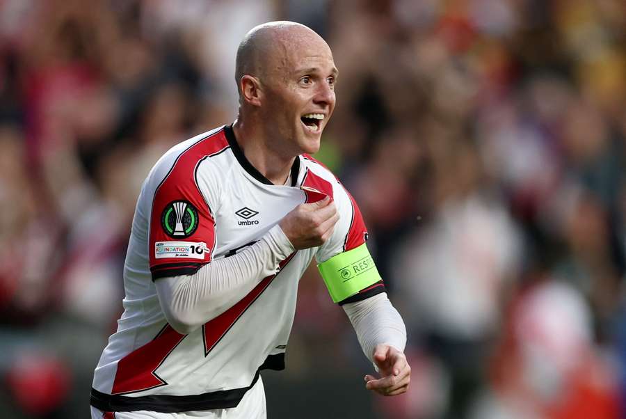 Le Rayo Vallecano prend une sérieuse option sur la qualification en demi-finale de Conference Ligue Le Rayo Vallecano prend une sérieuse option sur la qualification en demi-finale de Conference Ligue