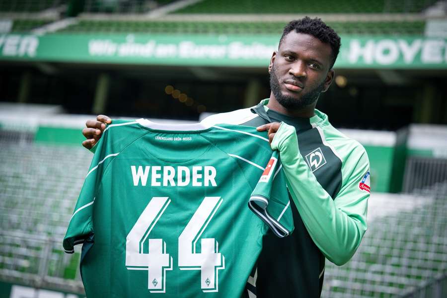 Boniface bei seiner Vorstellung in Bremen