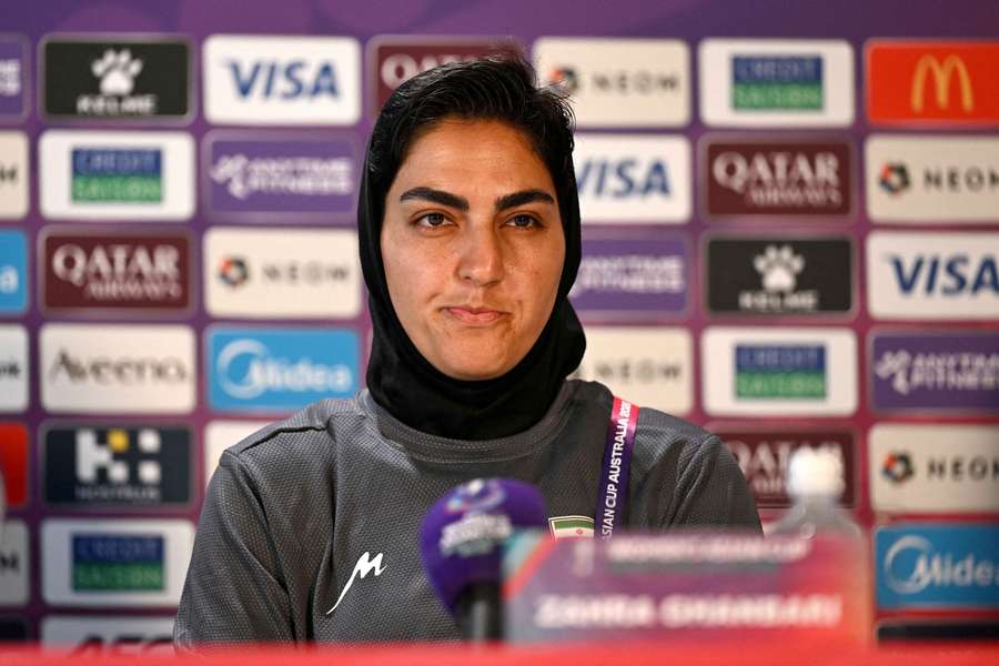 La capitaine de l'équipe féminine d'Iran retire à son tour sa demande d'asile en Australie La capitaine de l'équipe féminine d'Iran retire à son tour sa demande d'asile en Australie