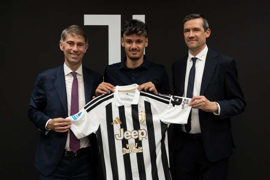 Kerim Alajbegović podczas prezentacji Kerim Alajbegović podczas prezentacji