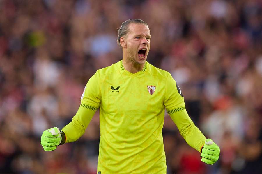 Nyland celebra una acción.