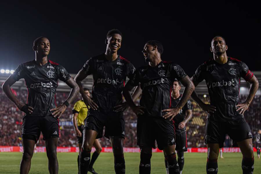 Flamengo deslanchou no segundo tempo contra o Bangu