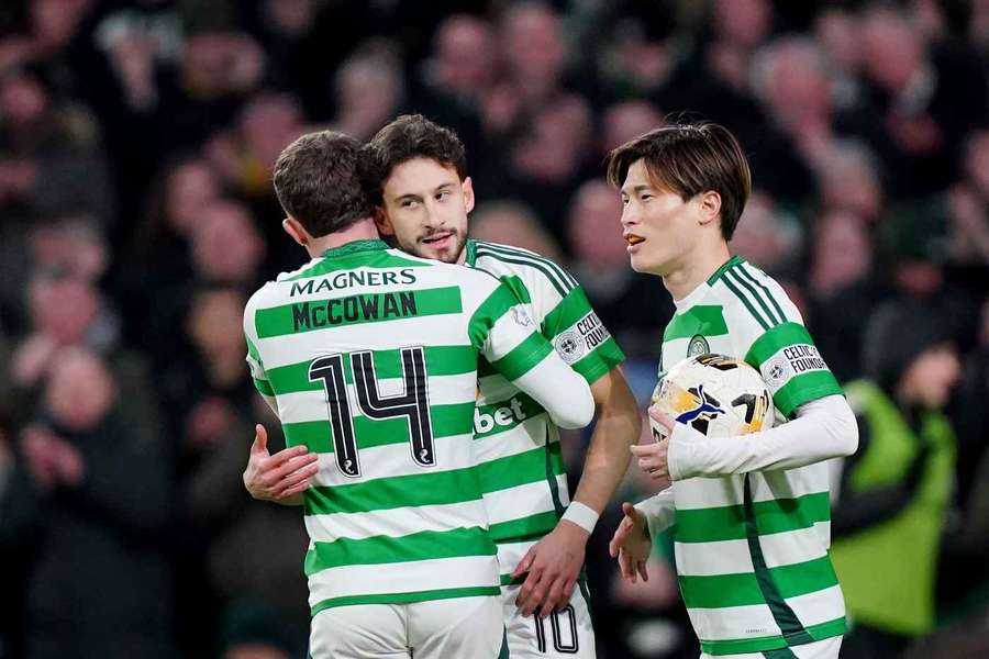 Nicolas Kuhn, do Celtic, comemora o terceiro golo do Celtic