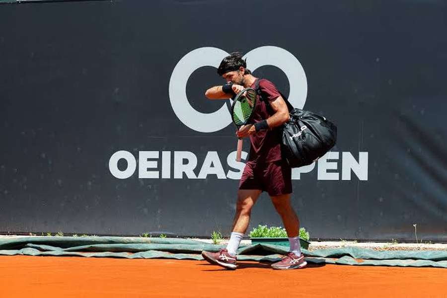 Gastão Elias terminou carreira