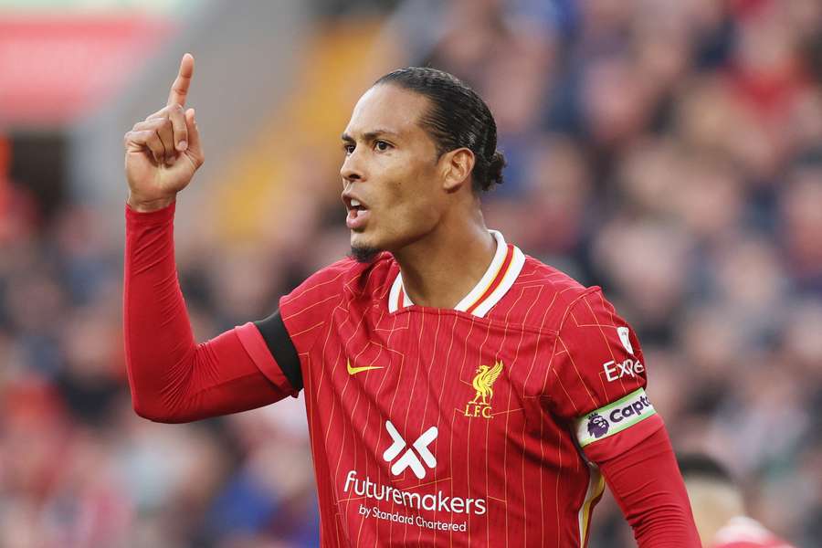 Van Dijk 'in gesprek met de juiste mensen' over een eventuele contractverlenging