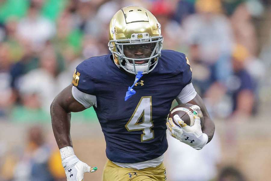 Notre Dame running back Jeremiyah Love runs the ball (2025)