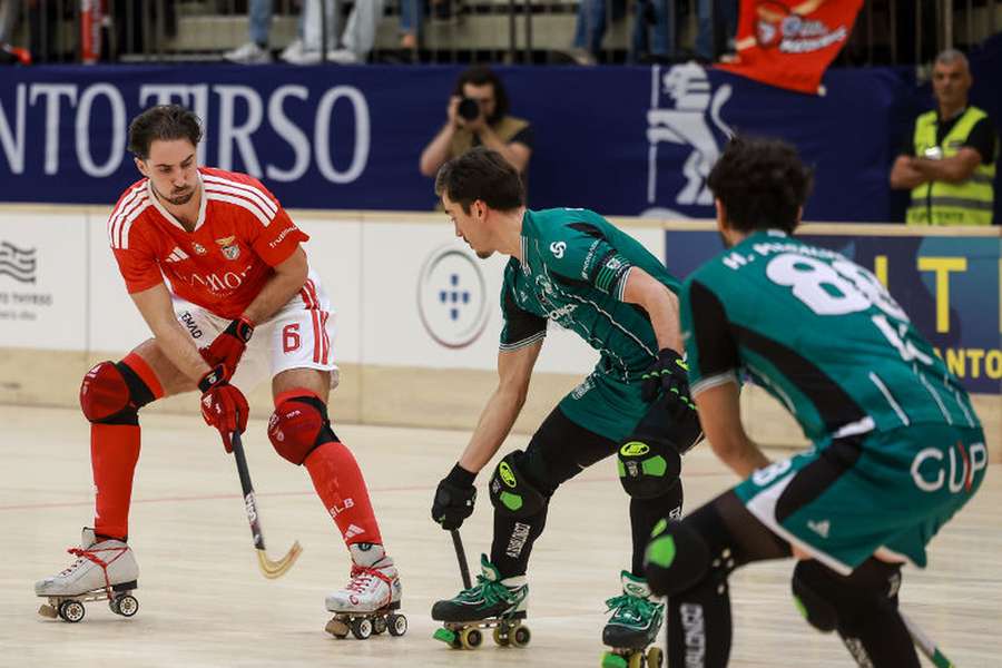 Benfica goleou o Valongo em Santo Tirso