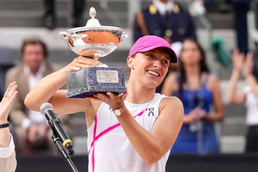 Iga Swiatek ocupă primul loc în clasamentul WTA