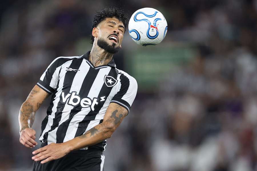 Barboza tem contrato com o Bota até o final do ano