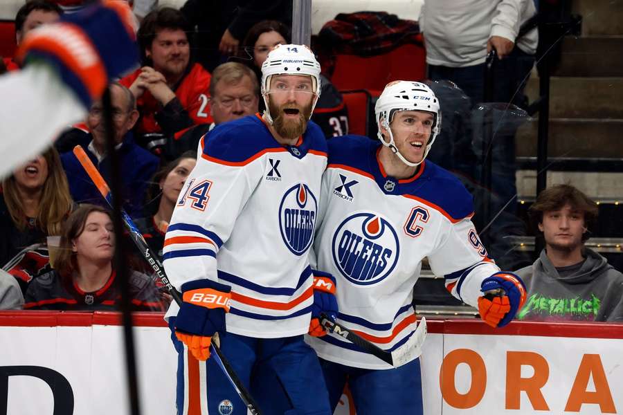 Hokeiści Edmonton Oilers znów wygrali po dogrywce w NHL