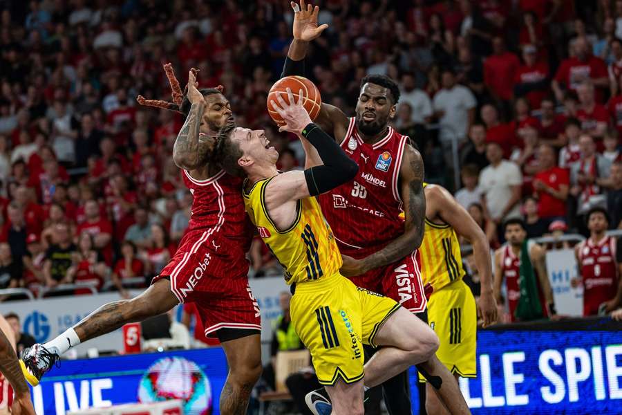 Zwischen Bamberg und Berlin geht es umkämpft zu Zwischen Bamberg und Berlin geht es umkämpft zu