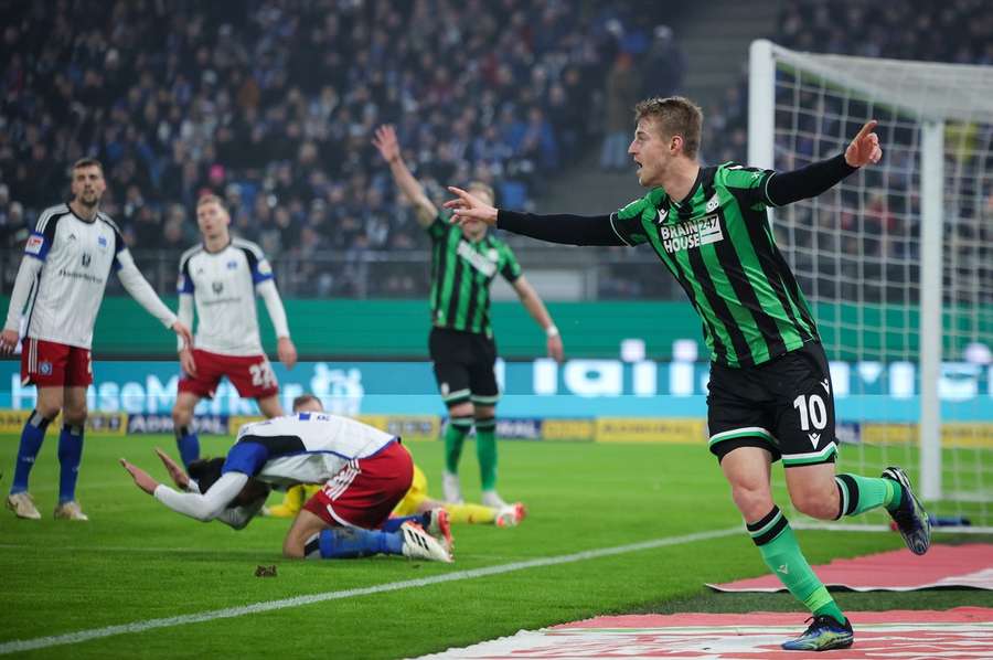 Sebastian Ernst viert de 0-2, wat uiteindelijk de boeken in zou gaan als een eigen goal van Ramos