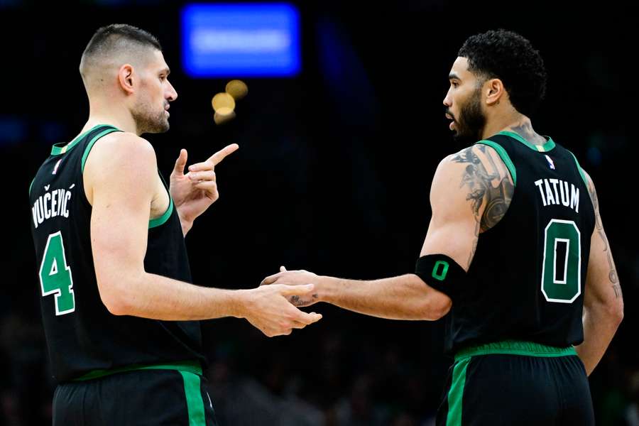 Die Boston Celtics feiern einen weiteren Sieg in der NBA. Die Boston Celtics feiern einen weiteren Sieg in der NBA.