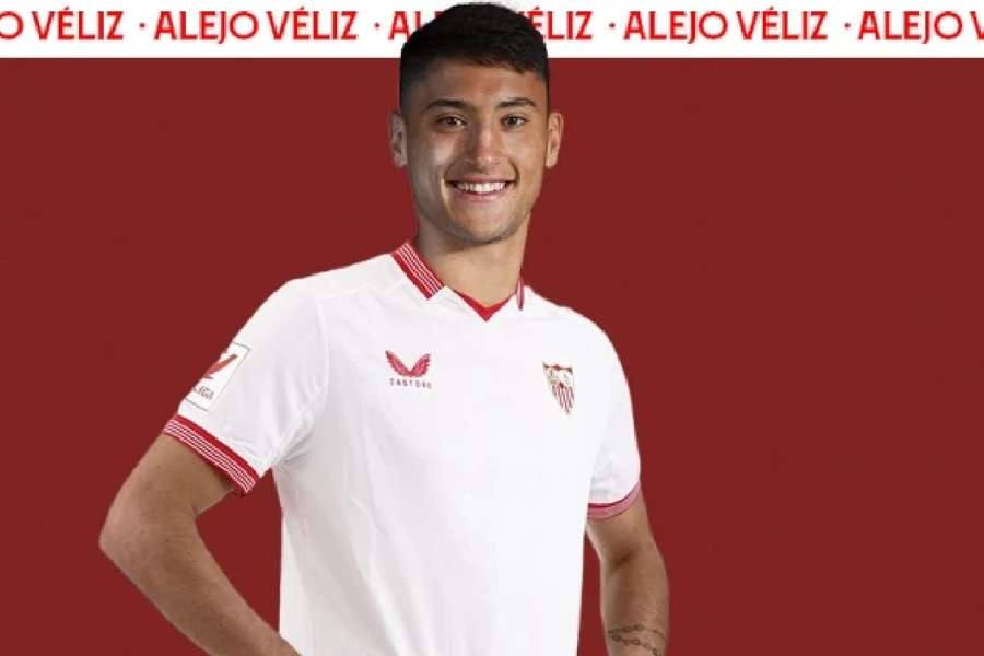 Véliz viste ya con la camiseta del Sevilla