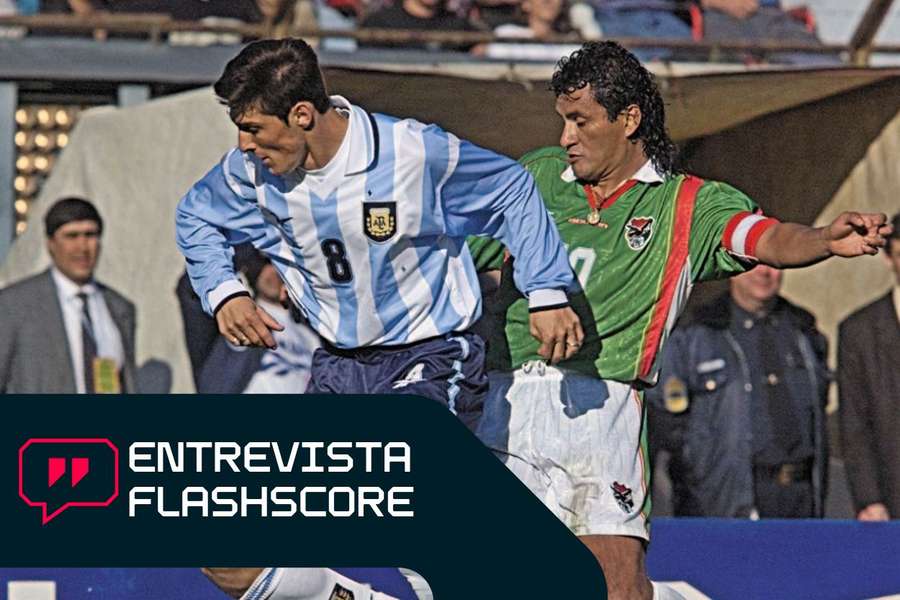 Marco Etcheverry contra Javier Zanetti en un Bolivia-Argentina Marco Etcheverry contra Javier Zanetti en un Bolivia-Argentina