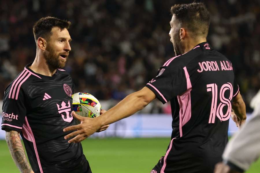 Ex-Barcelona: Messi foi às redes em tabela com Jordi Alba